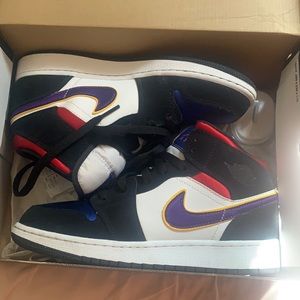 Jordan 1 Mid